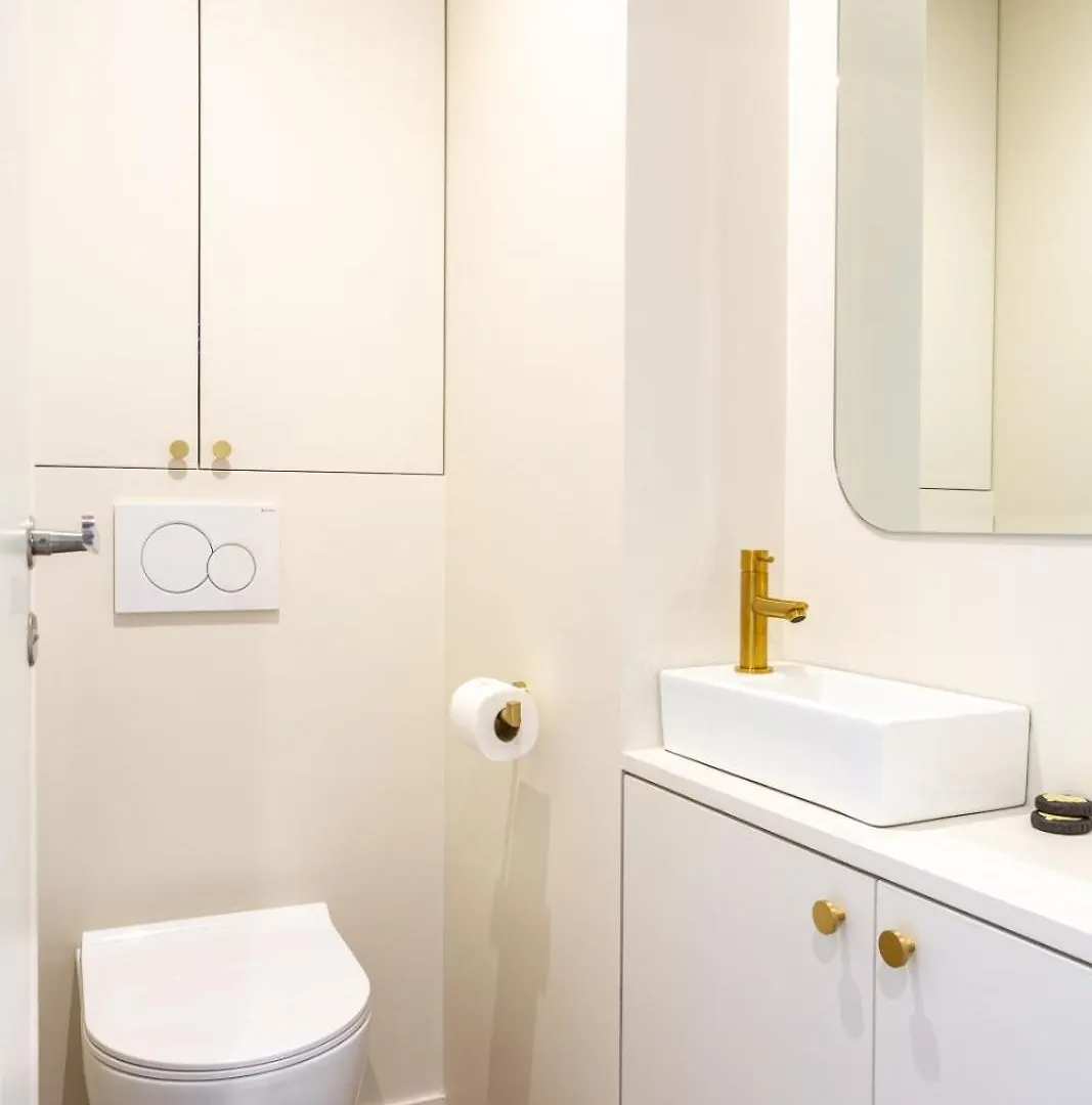 Habitat Parisien - Madeleine Galeries Lafayette Apartment