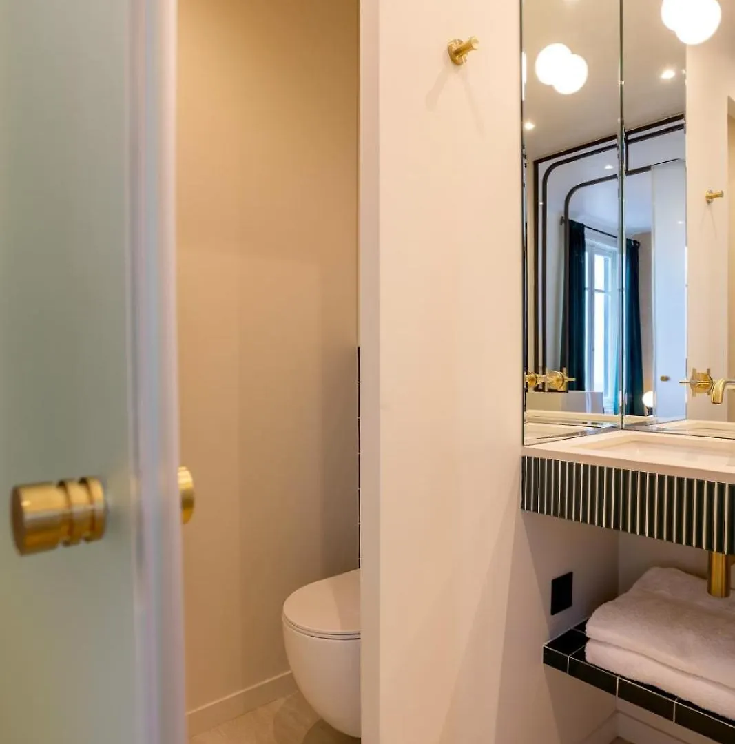 Habitat Parisien - Madeleine Galeries Lafayette Apartment