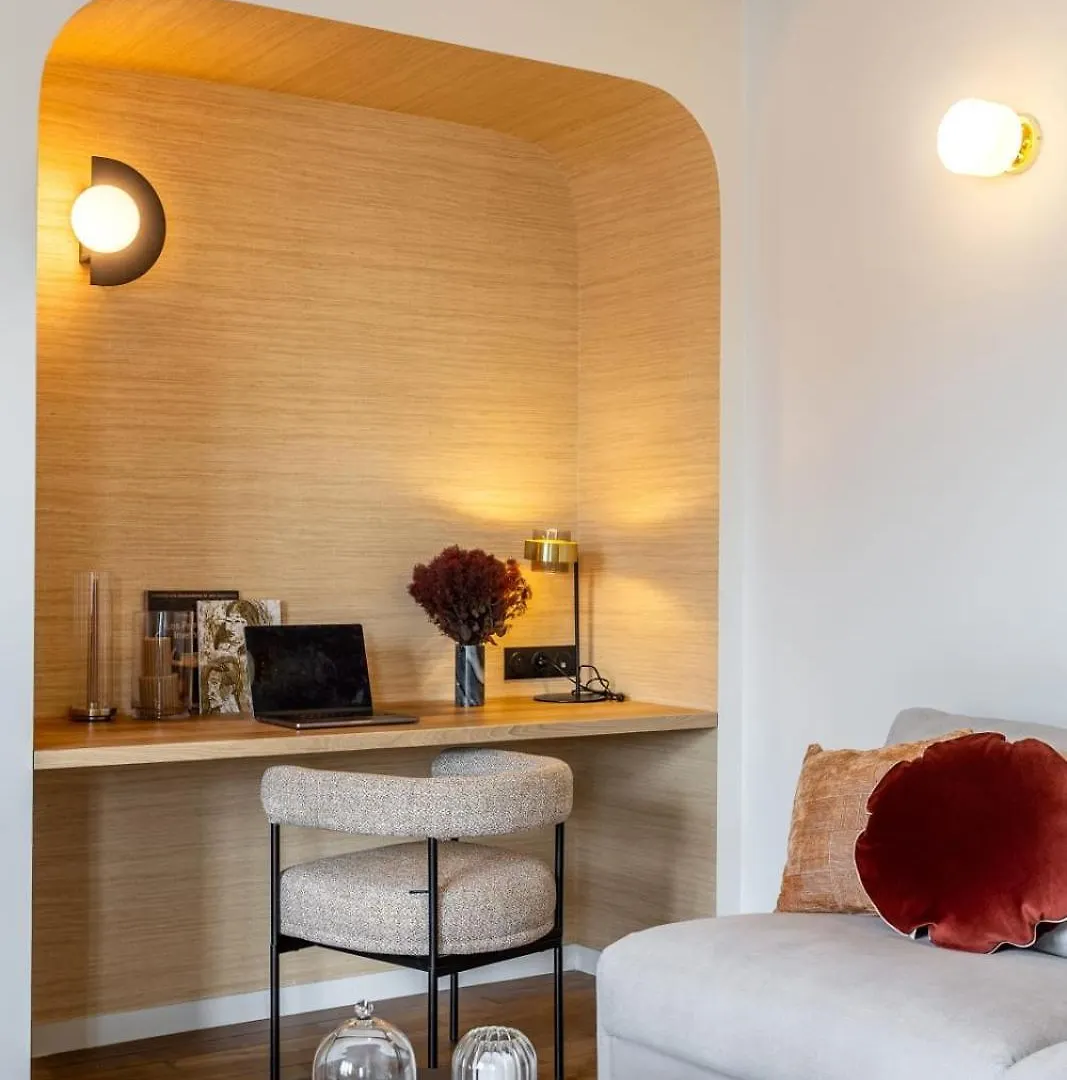 Habitat Parisien - Madeleine Galeries Lafayette Apartment Paris