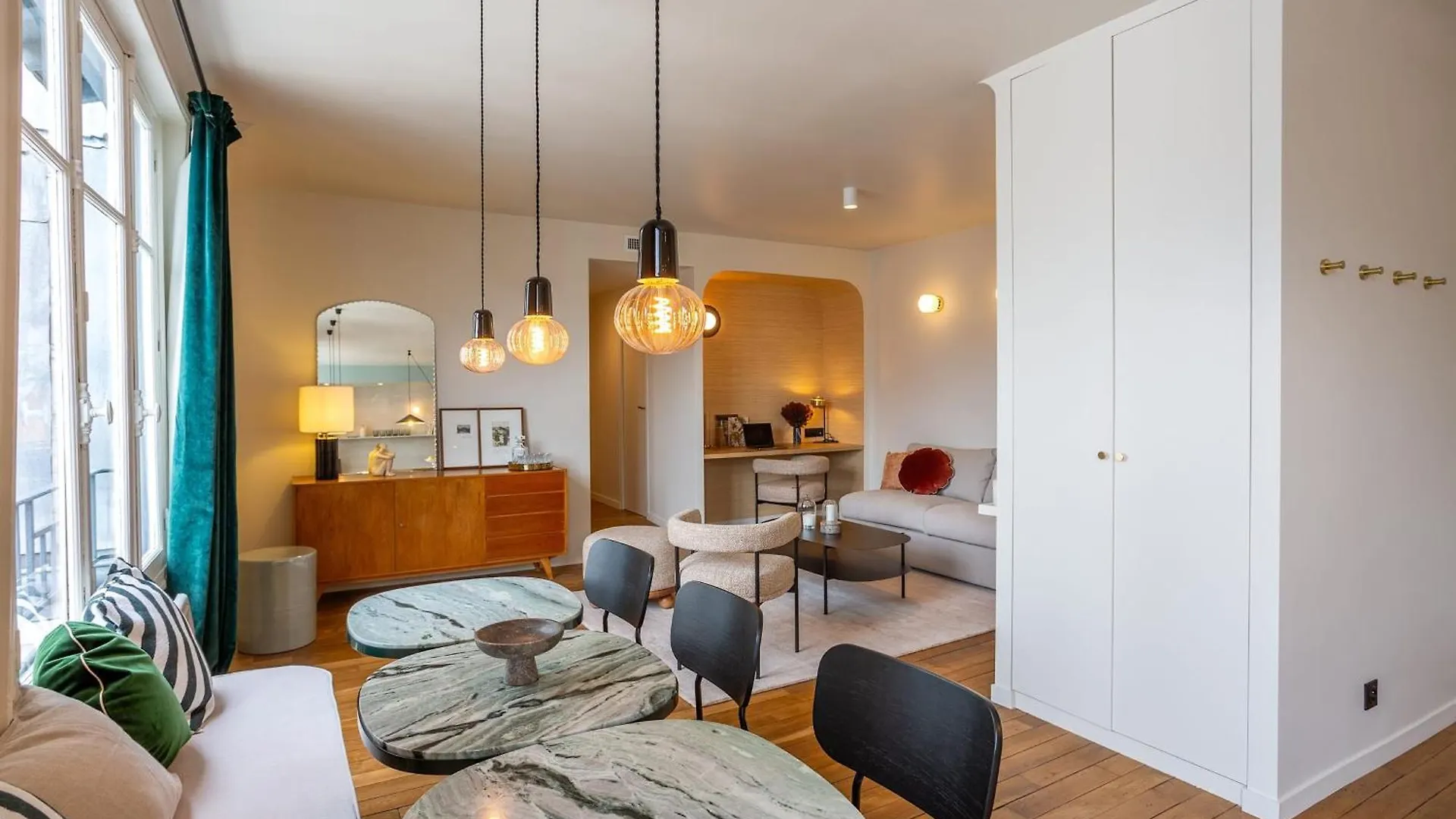 Habitat Parisien - Madeleine Galeries Lafayette Apartment  Paris