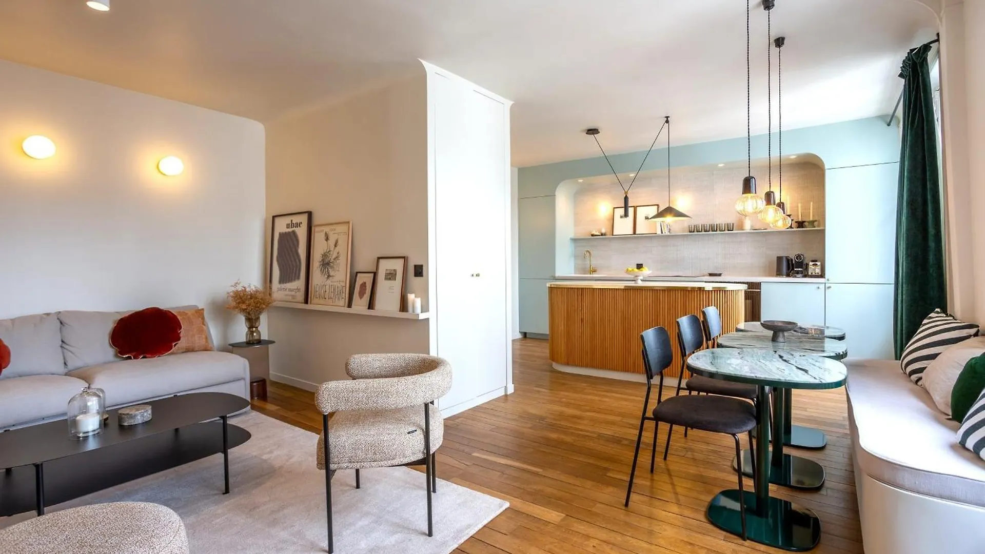 Habitat Parisien - Madeleine Galeries Lafayette Apartment France