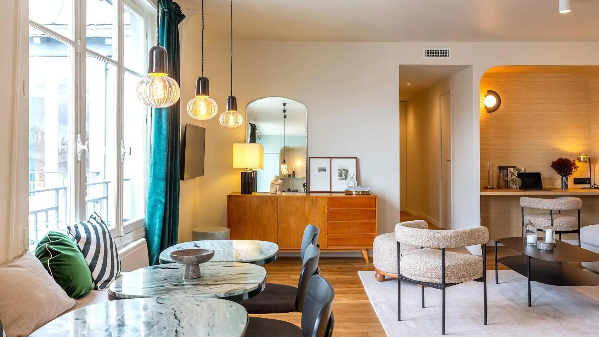 Habitat Parisien - Madeleine Galeries Lafayette Apartment Paris