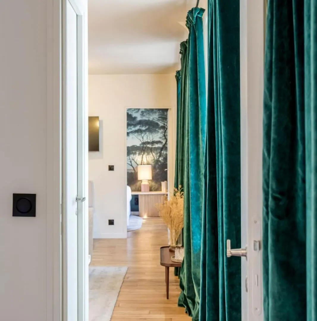 Habitat Parisien - Madeleine Galeries Lafayette Apartment