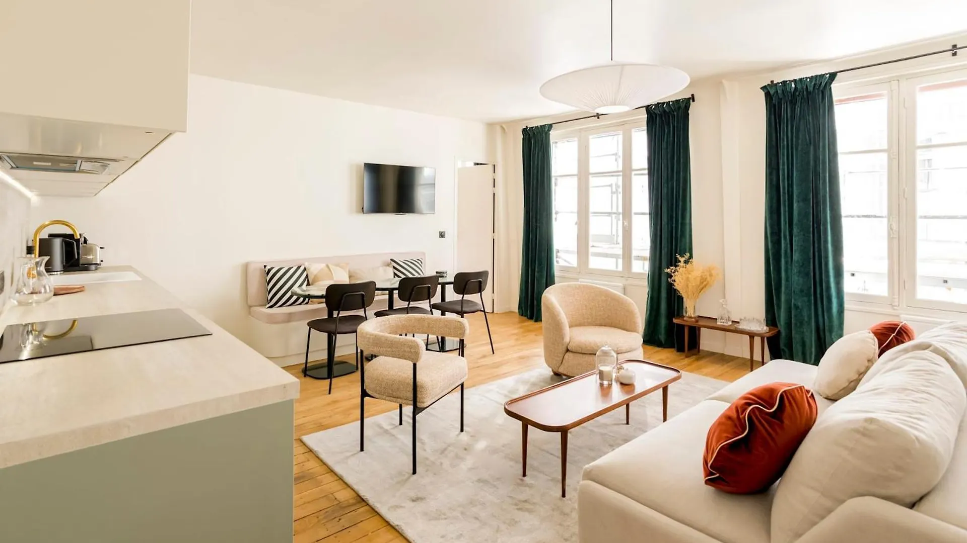 Habitat Parisien - Madeleine Galeries Lafayette Apartment