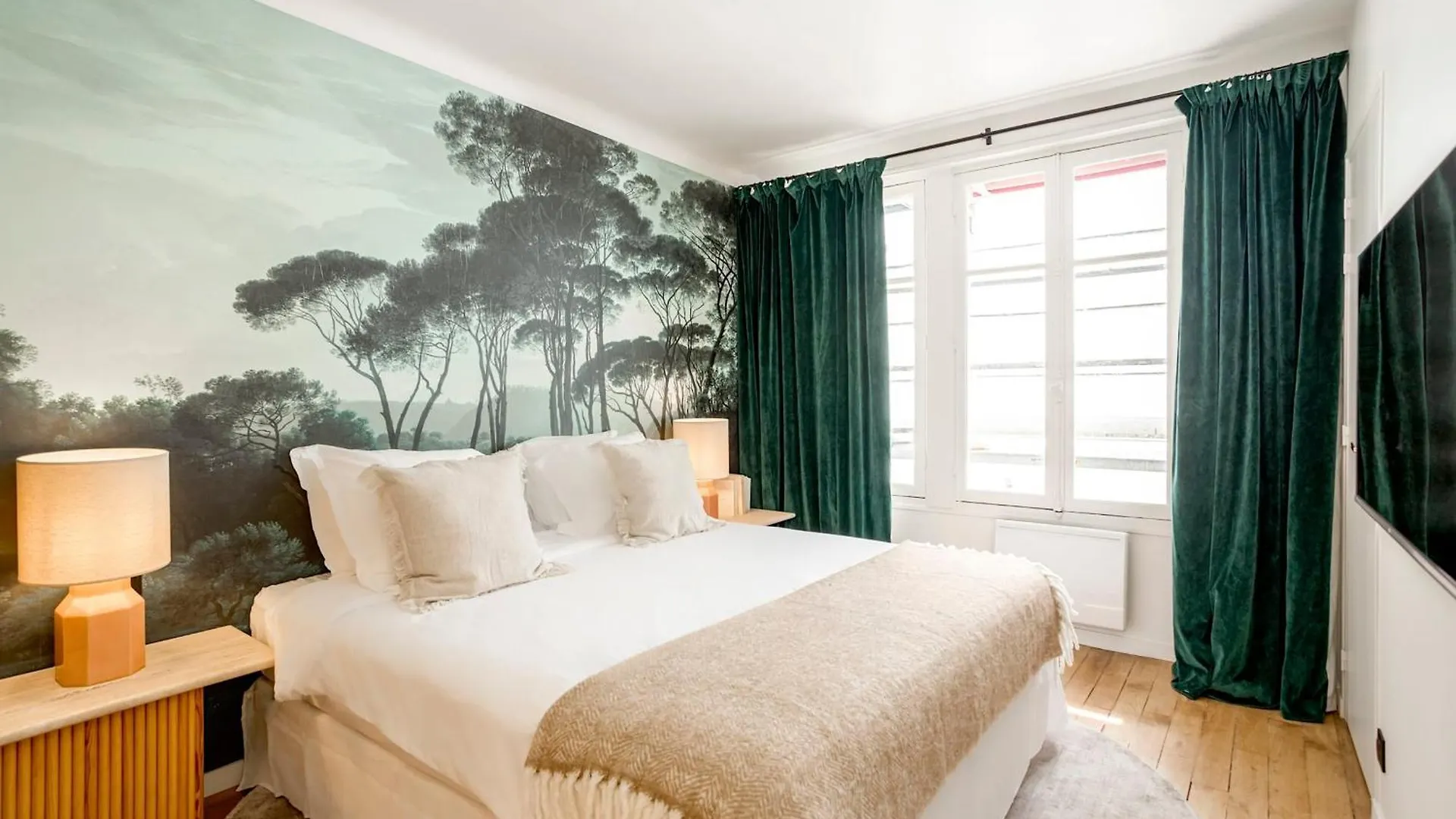Habitat Parisien - Madeleine Galeries Lafayette Apartment