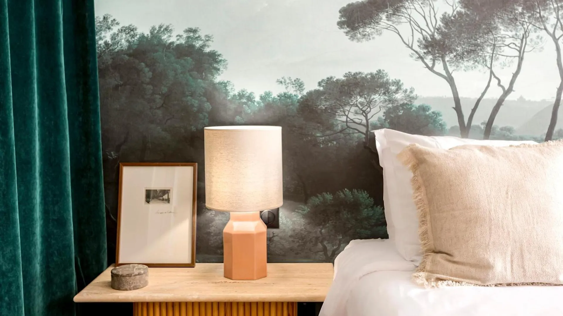 Habitat Parisien - Madeleine Galeries Lafayette Apartment